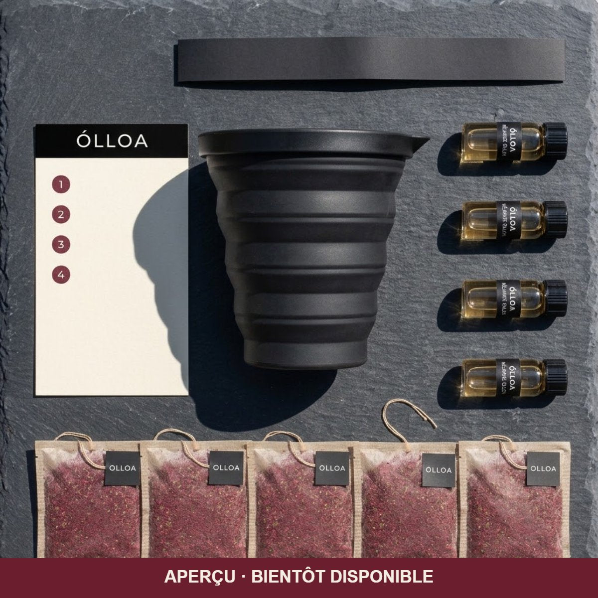 Aperçu du Kit Bissap Maison Olloa : pichet pliable, sachets de fleurs d'hibiscus, mini-fioles et carte recette